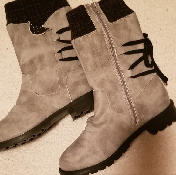 Womens boots - Picture 1 of 3